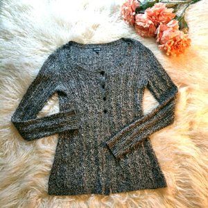 Scoop neck cardigan.